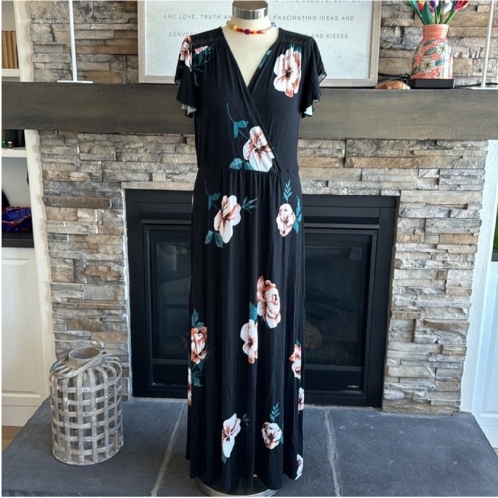 Loveappella Black Maxi Dress with Floral Print